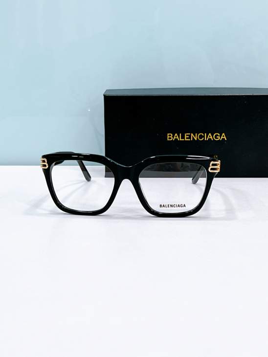 Picture of Balenciaga Sunglasses _SKUfw80536586fw